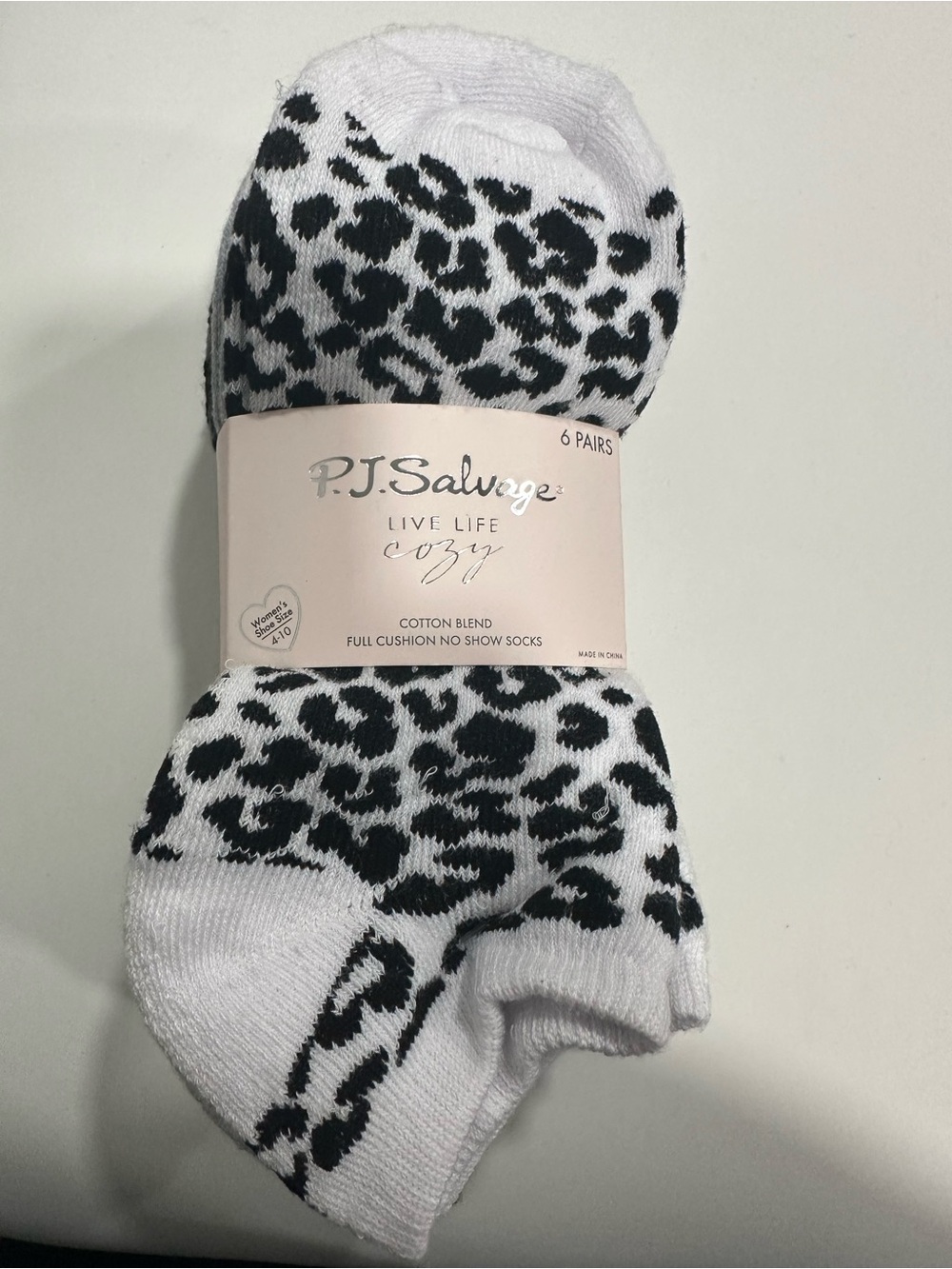 PJ Salvage White No-Show Socks with Black Leopard Print (6 Pairs)